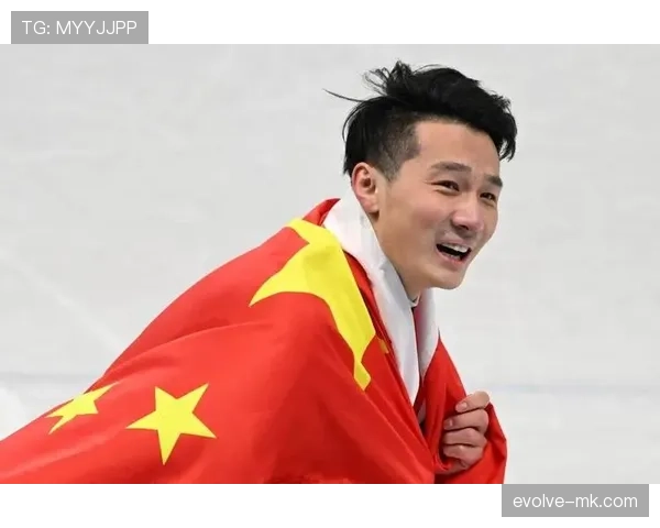 任子威居然穿得比我上班还讲究，这生活真不是一般人过得了